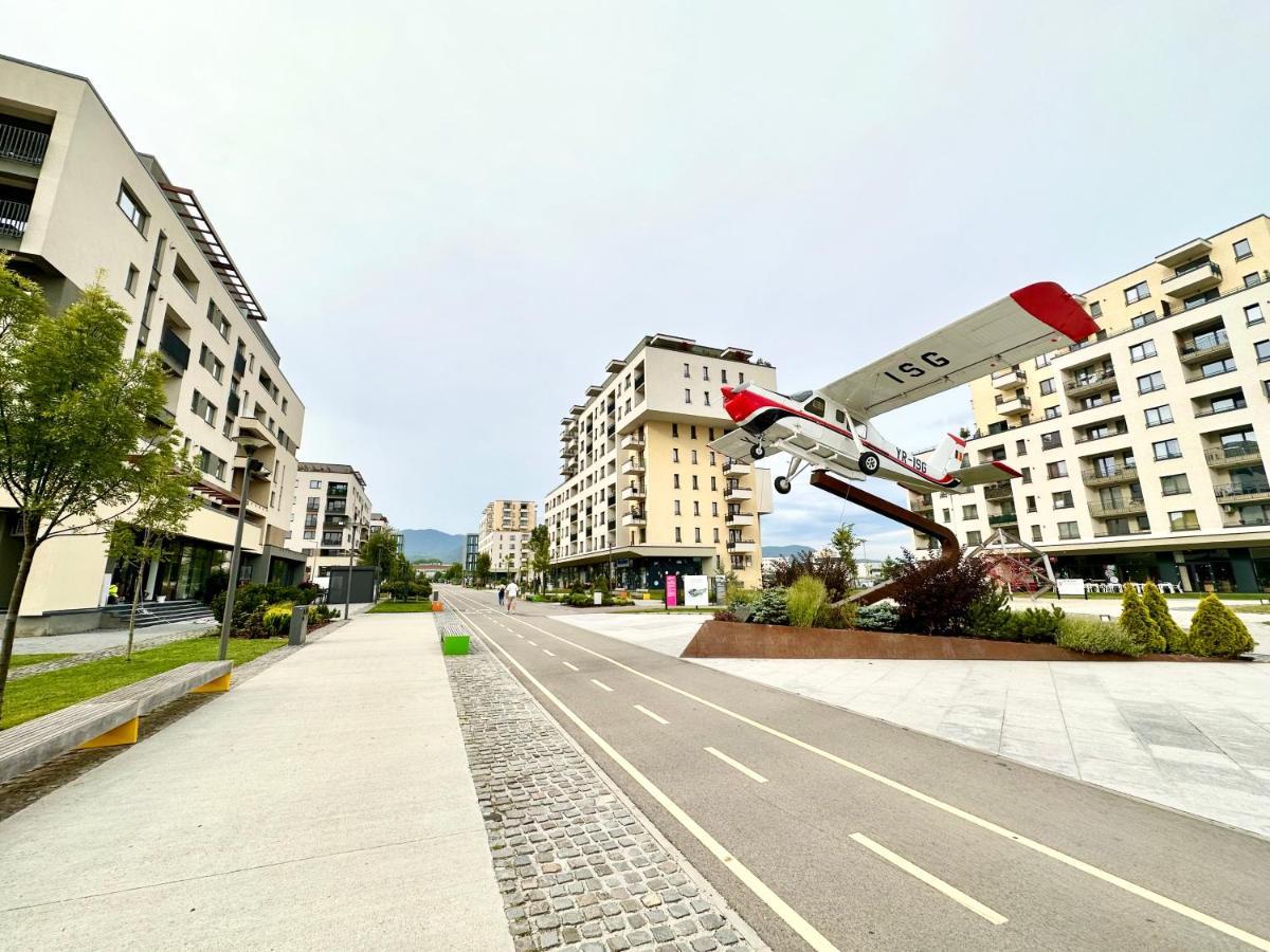 Kasper Coresi Mall - Rise Private Apartments & Suites Μπρασόβ Εξωτερικό φωτογραφία