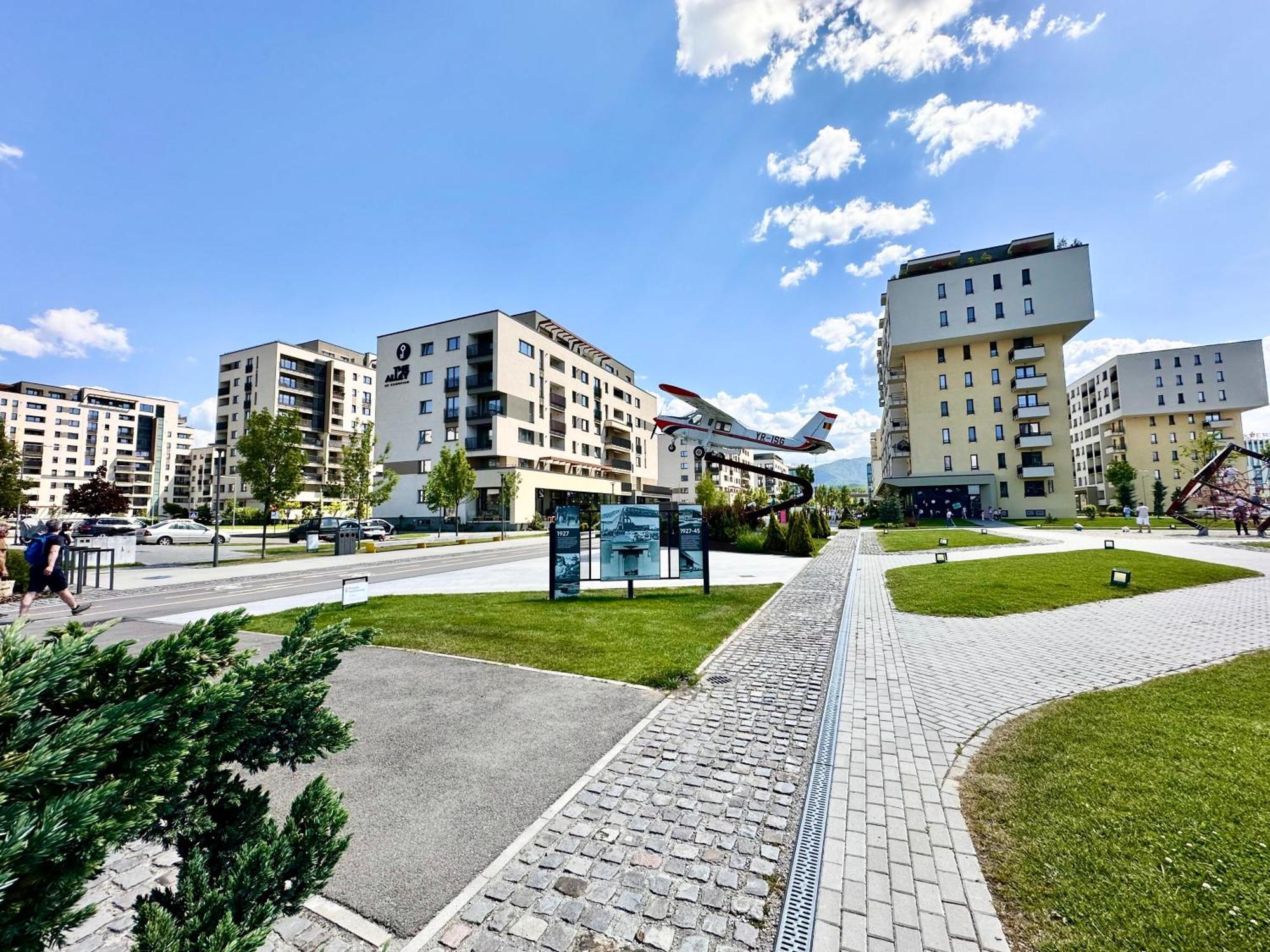 Kasper Coresi Mall - Rise Private Apartments & Suites Μπρασόβ Εξωτερικό φωτογραφία