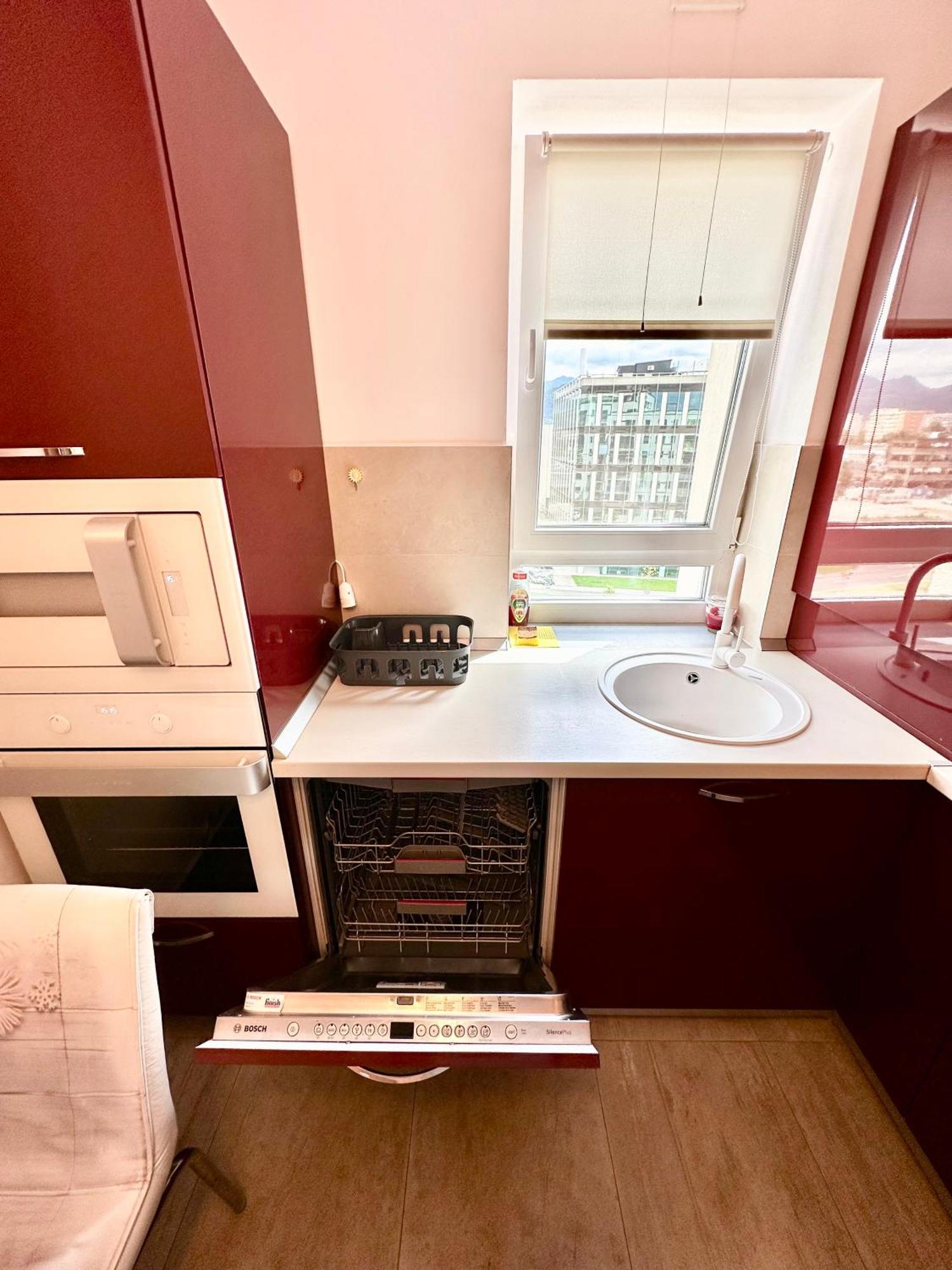 Kasper Coresi Mall - Rise Private Apartments & Suites Μπρασόβ Εξωτερικό φωτογραφία