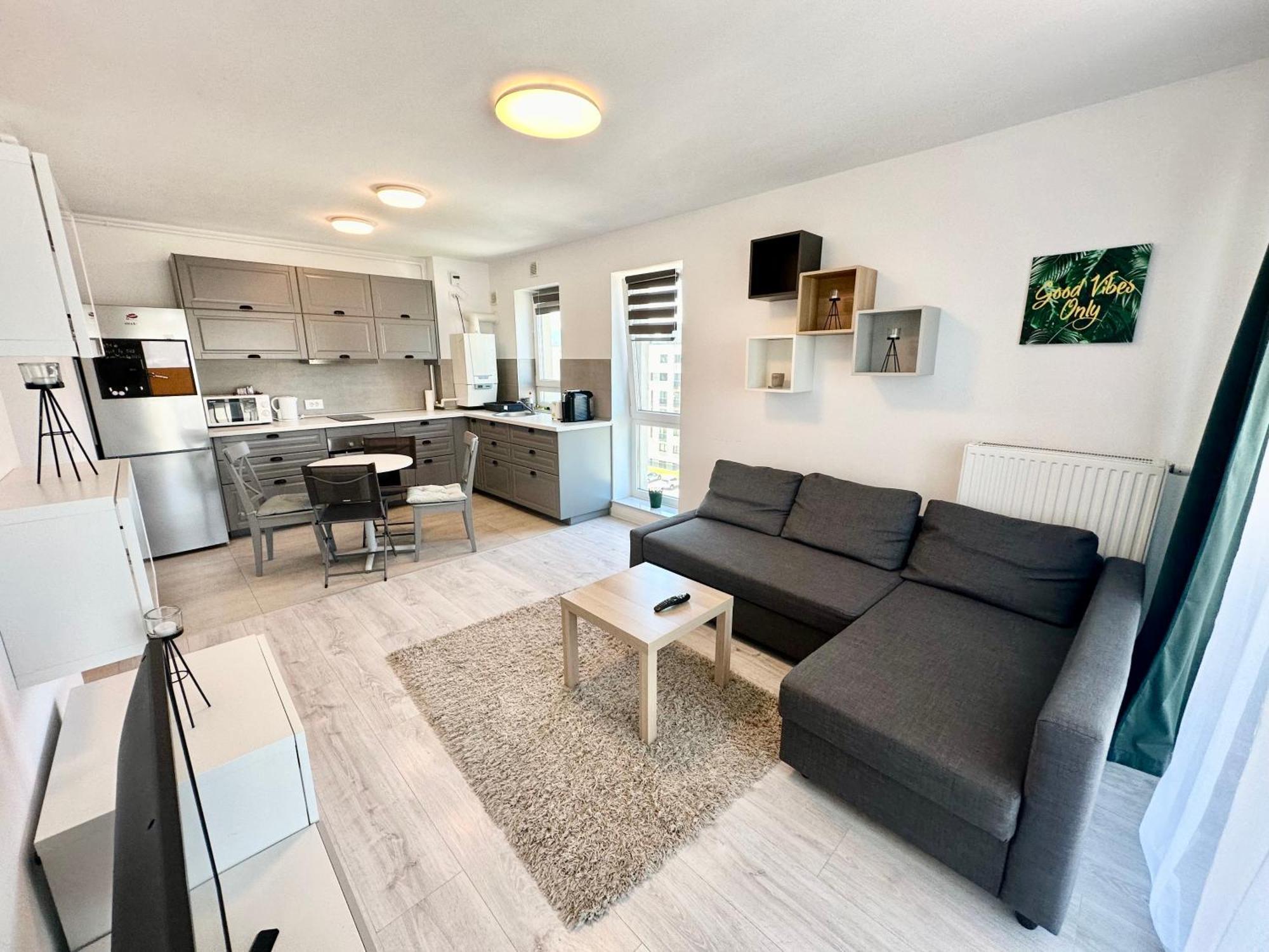 Kasper Coresi Mall - Rise Private Apartments & Suites Μπρασόβ Εξωτερικό φωτογραφία