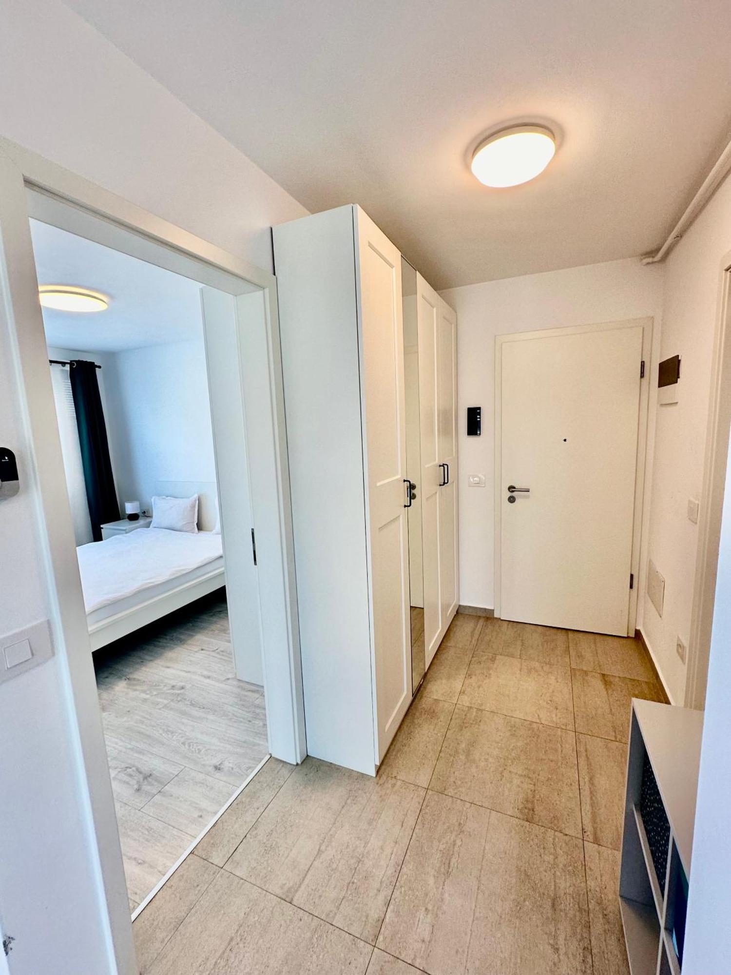 Kasper Coresi Mall - Rise Private Apartments & Suites Μπρασόβ Εξωτερικό φωτογραφία