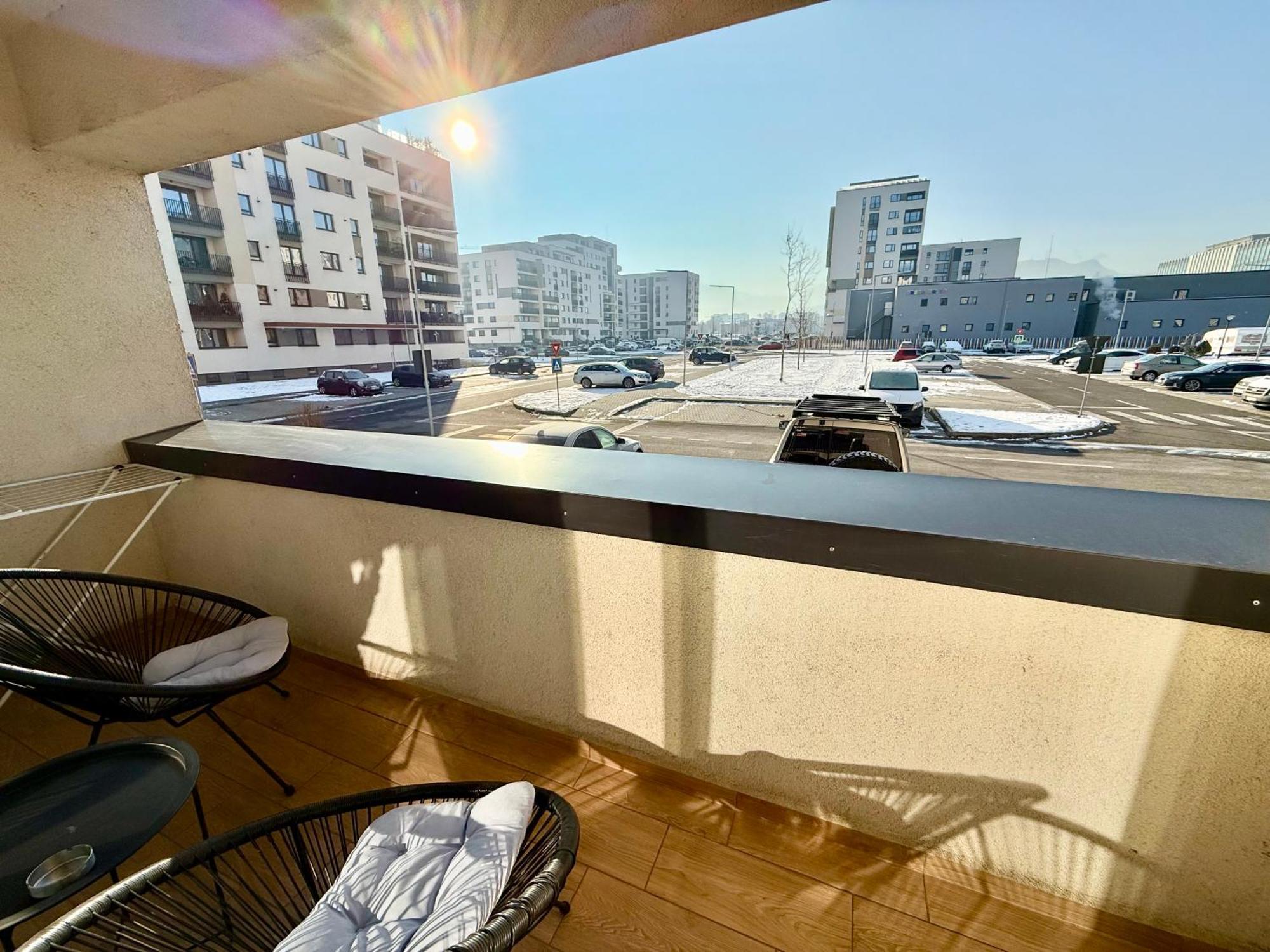 Kasper Coresi Mall - Rise Private Apartments & Suites Μπρασόβ Εξωτερικό φωτογραφία