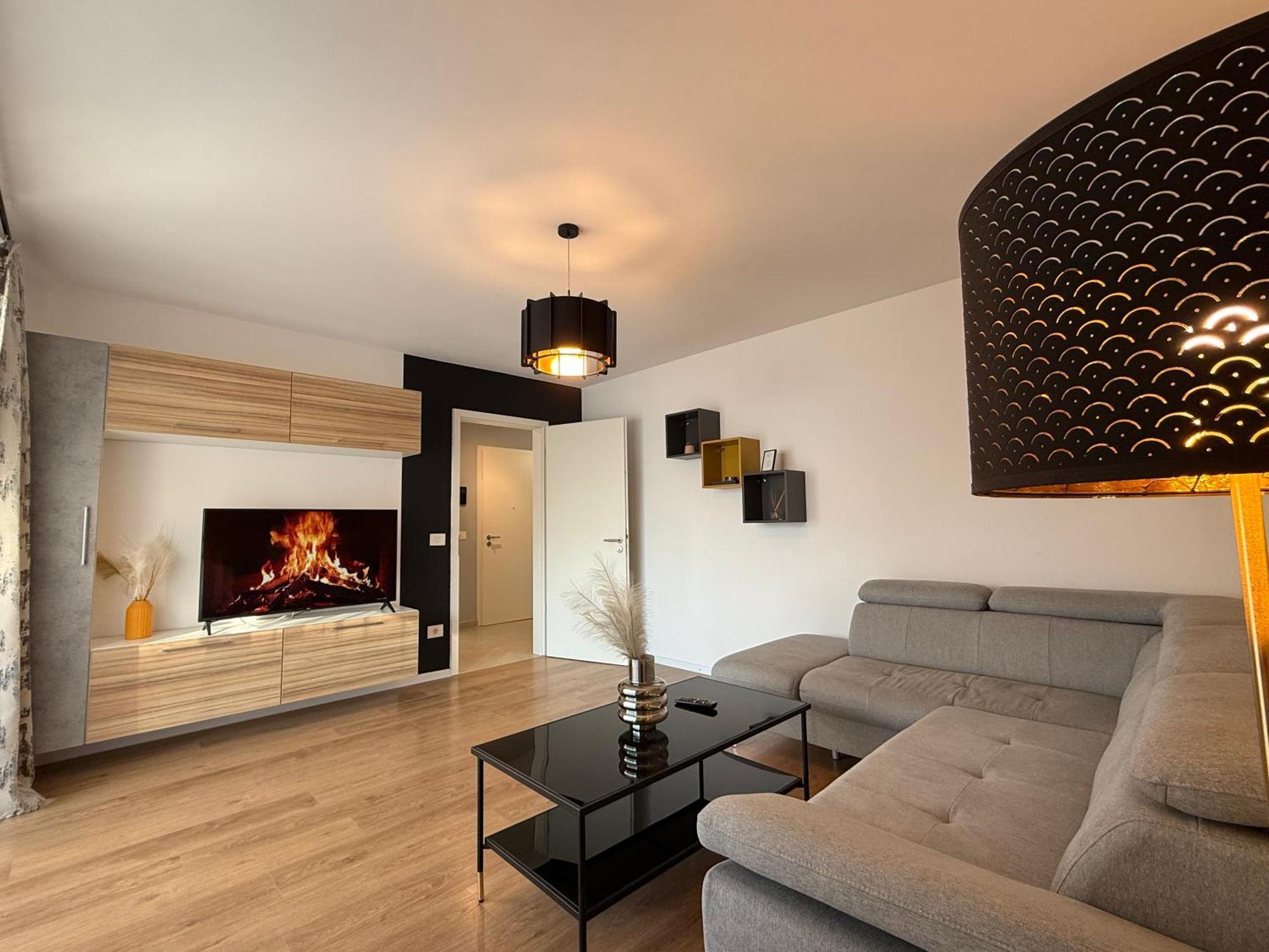 Kasper Coresi Mall - Rise Private Apartments & Suites Μπρασόβ Εξωτερικό φωτογραφία